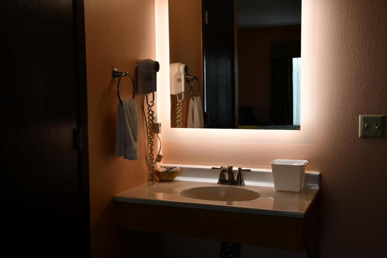 Regency Inn & Suites Faribault Kültér fotó